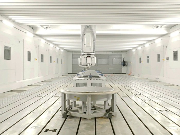 五轴联动龙门数控高速加工中心：20.5m*6.5m*2.5m