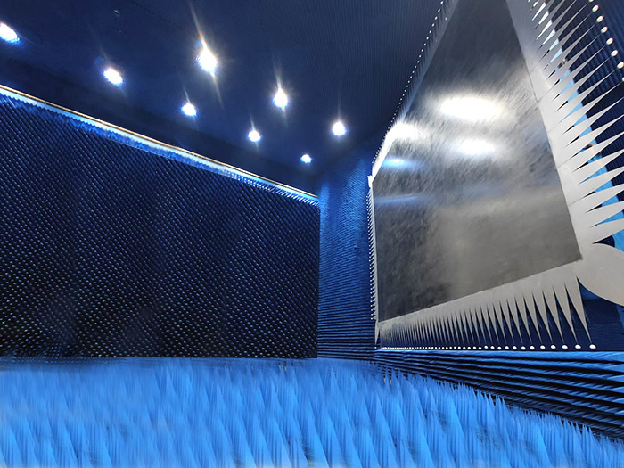 大型锯齿反射面紧缩场天线子系统